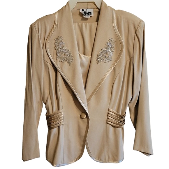 R.J. & CO vintage women's Tan satin trim pants suit 3 piece set size 8 - Picture 1 of 16